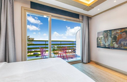 Sokcho Maison | Yangyang Haettuneonchangmoon Pension