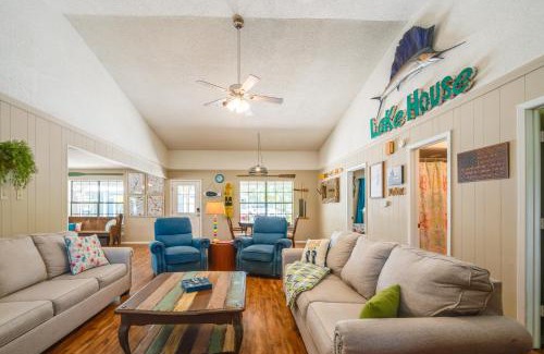 Chico Maison | Yard, Dock and Boat Slip Lake Bridgeport Cabin!