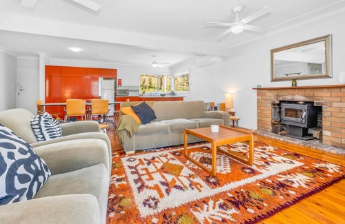 Mount View Cottage | Aquila - Not just a room with a view! - Amazing valley views, 4 bedrooms with a pool
