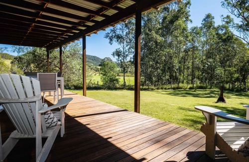 Mount View Cottage | Aquila - Not just a room with a view! - Amazing valley views, 4 bedrooms with a pool