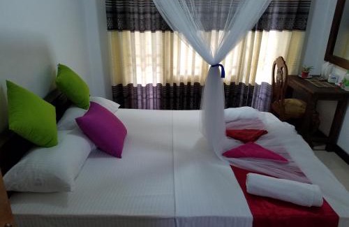 Dambulla Lit Et Petit-Déjeuner | Yashumi Homestay