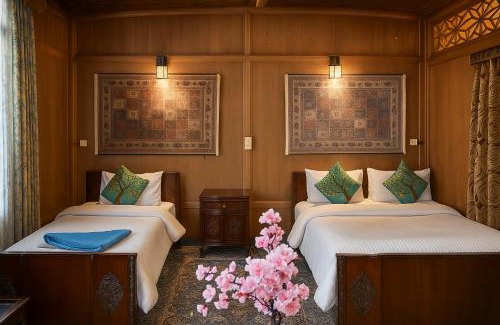 Dal Lake Location De Bateaux | Yasmeen Group Of Houseboats