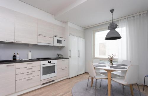 Downtown Kuopio Appartement | Ydinkeskustan uusi kahden makuuhuoneen huoneisto, sauna ja 2 wc