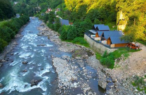 Cayirduzu Chalet De Ski | Yeşil Doğa Suit Bungalov