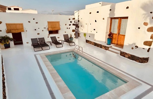Tabayesco Appartement | 'Ye' Holidays with Shared Pool, Shared Terrace, and Wi-Fi