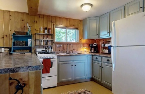Windham Cabine | Year-round 3-bedroom WATERFRONT Windham cabin with WiFi