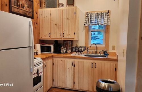 Lyman Cabine | Year-Round Rustic Cabin on Maine's Crystal Clear Barker's Pond.