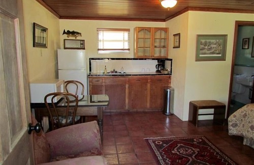 Cross Creek Cabine | Yearling Restaurant and Cabins