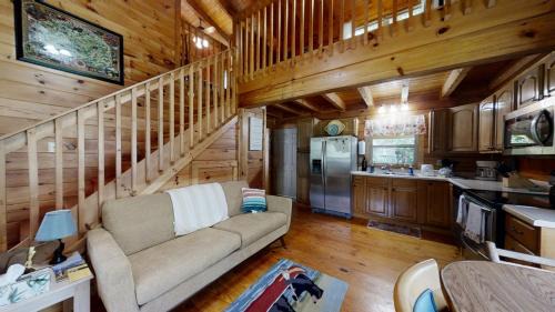Newport Maison | Yellow Cabin on the River cabin