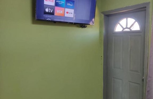 Segunda Seccion Appartement | Yellow condo