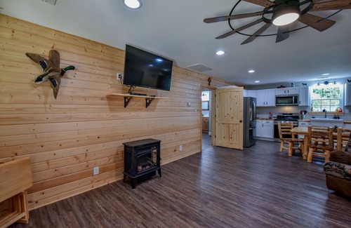 Goodsprings Cabine | Yellow Creek Cabin- A Country Getaway