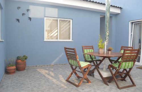Barra Maison | Yellow Door