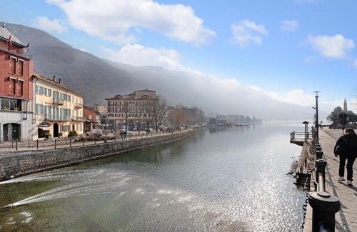 Omegna Appartement | Yellow House