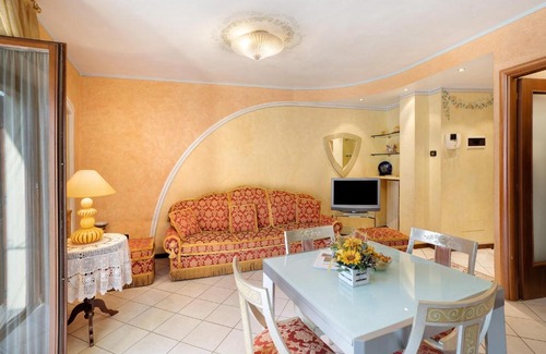 Omegna Appartement | Yellow House