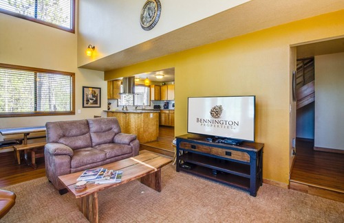 Sunriver Maison | Escapade de 2 chambres avec A / C, 2 niveaux, près de la rivière Deschutes, bain à remous - YELR 13