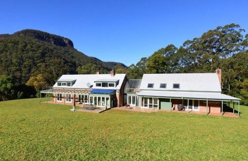 Upper Kangaroo Valley Maison | Yeola Lush location with river access