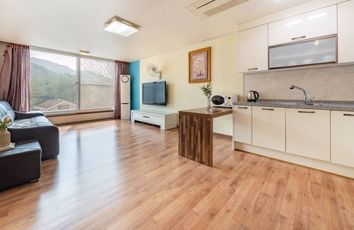 Yeongwol Maison | Yeongwol Nature & Pet Retreat