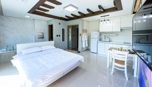 Yeosu Maison | Yeosu Sora Noeul Pension