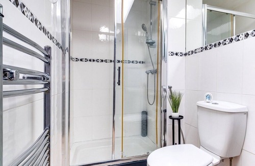 Bordesley Maison | YINMAE - Sleeps 10 BHAM City Centre | Work, Family & Groups