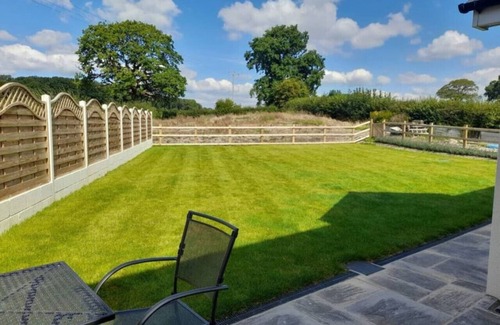 Llandovery Cottage | Ynyswen Barcud · Brecon Beacons Cottage with Stunning Country Views
