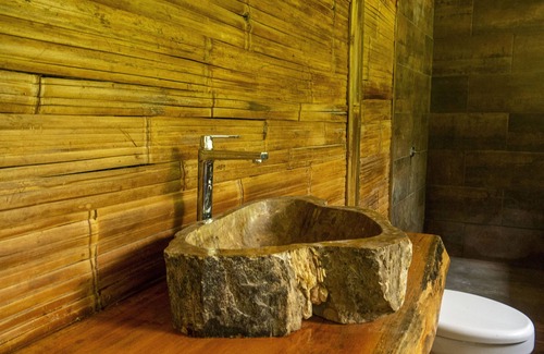 Ballena Cabine | Yogachal Vista Mar bamboo cabiña in jungle w waterfall and seaview yoga deck