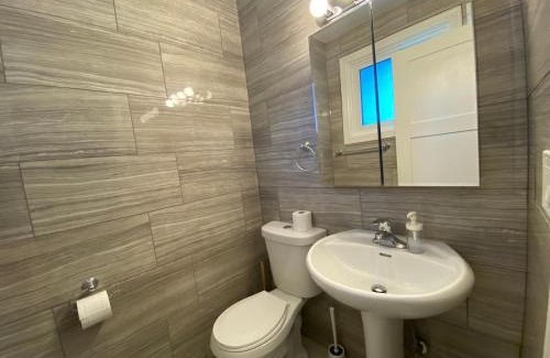Newtonbrook Maison | Yonge and Finch Subway !O Cozy & Modern Private Bdr with Private Half Bathroom