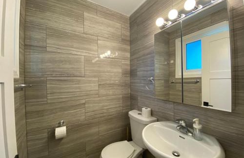 Newtonbrook Maison | Yonge and Finch Subway !O Cozy & Modern Private Bdr with Private Half Bathroom