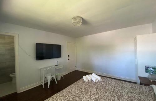 Newtonbrook Maison | Yonge and Finch Subway !O Cozy & Modern Private Bdr with Private Half Bathroom