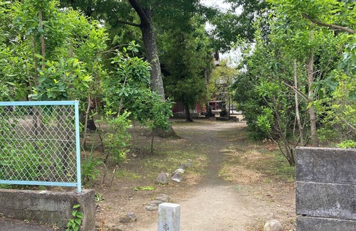 Kofu Maison | Yosekeshi Kofu Misaki. A Showa-era retro house surrounded by garden and nature. A healing place to spend time with your family at the edge of the house. 5 min. drive from Kofu Station.