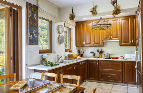 Kato Amiantos Villa | You and Your Family will love this Villa close to the beautiful town of Limassol