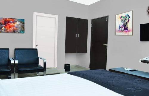 Suluru Hôtel | you can come and visit lots of places here +91 9133896666