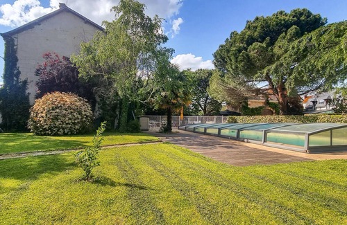 Chatellerault Maison | You can look forward to a wonderful time in this attractive holiday home.