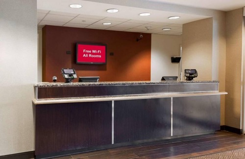 East Garden City Maison | You Found It! Minutes to City Cellar Wine Bar & Grill! Pets Allowed