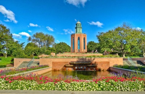 East Garden City Maison | You Found It! Minutes to City Cellar Wine Bar & Grill! Pets Allowed