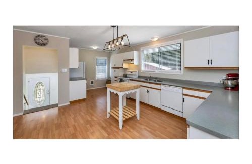 Youbou Maison | Youbou Lakefront Getaway Relax And Unwind