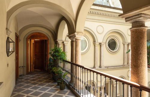 Borgonuovo Appartement | Youhosty - Montenapoleone Noble Flat