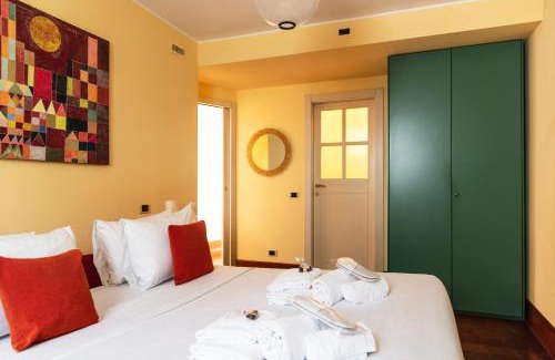 Borgonuovo Appartement | Youhosty - Montenapoleone Noble Flat