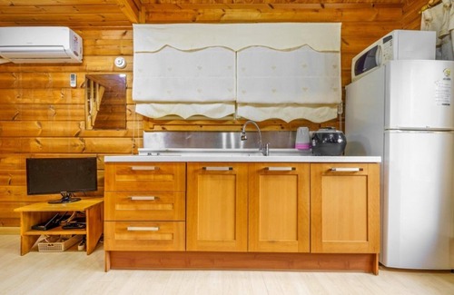 Suju Maison | Youngwol Your Castle Bed and Breakfast