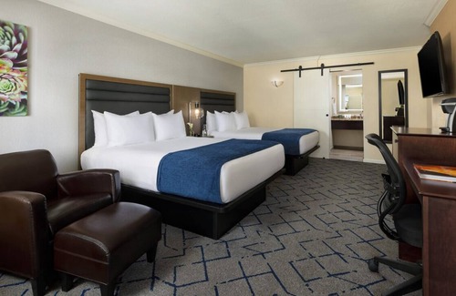 South Scottsdale Station Balnéaire | Your Arizona Getaway! 2 Comfortable Units, 5 Pools, Salon and Spa, Free Parking!