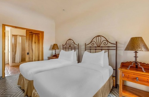 Cave Creek Hôtel | Your Cave Creek Retreat! Swimming Pool, Free Parking, Full Kitchen!