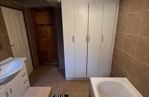 Nelspruit Appartement | Your comfortable studio perfectly situated in Nelspruit