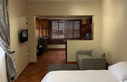 Nelspruit Appartement | Your comfortable studio perfectly situated in Nelspruit
