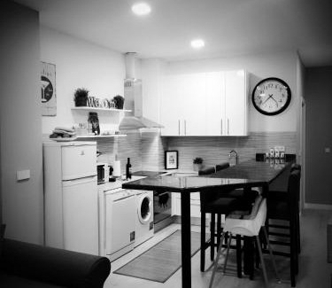 Palos de la Frontera Appartement | Your comfy stay in the Center of Madrid w parking