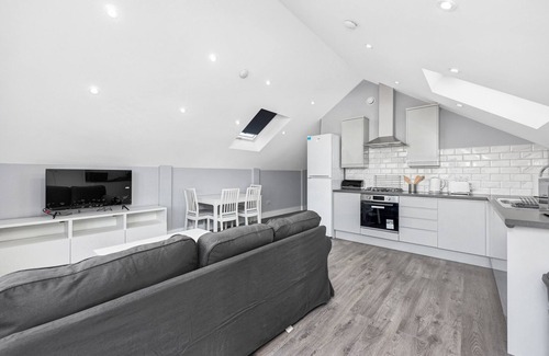 Forest Gate Appartement | Your Cosy Stay Modern 2 Double Bedroom Flat Fully Furnished - 5 Mins walk to Stn