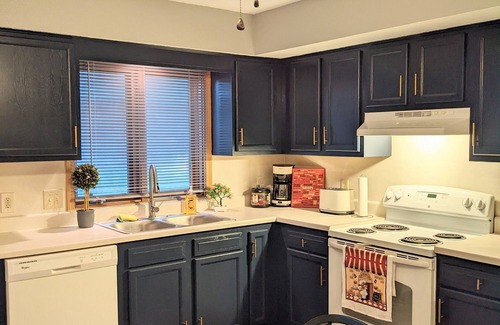 Council Bluffs Appartement | Remodeled apartment in quiet neighborhood