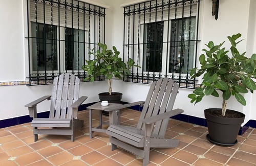 Mairena del Aljarafe Villa | Your family pool 15 minutes from the center of Seville