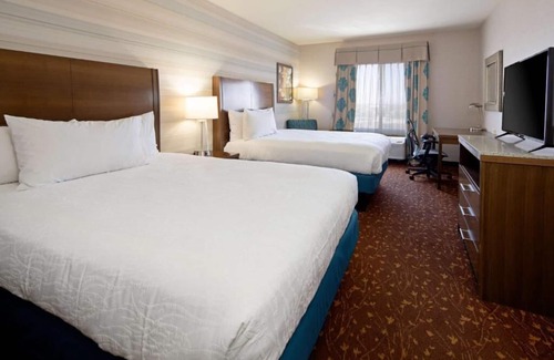 Albuquerque Hôtel | Your Gateway to Adventure! 2 Spacious Units, Pool, Pets Allowed, Free Shuttle!