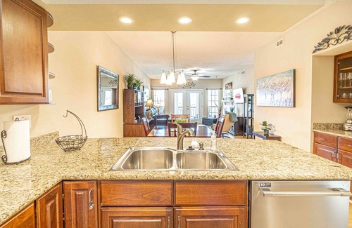 Lago Vista Copropriété | Your Happy Place | 2 Bed, 2 Bath
