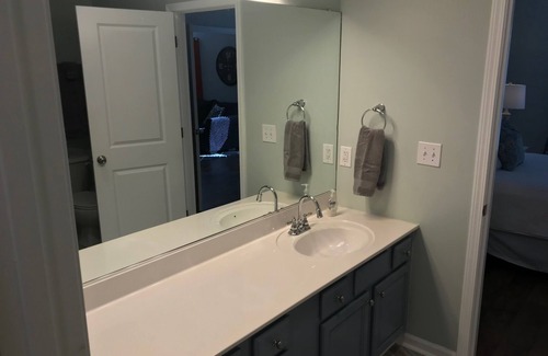 Ladson Maison | Your Hm away from Hm-Clean and Spacious