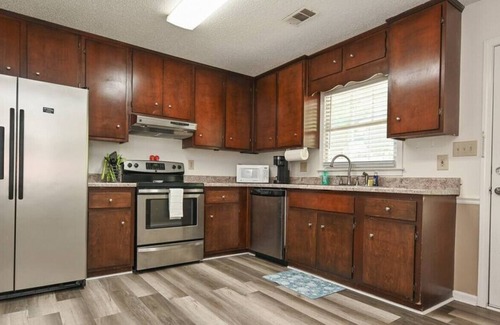 Commerce Maison | Your Home Away from Home!